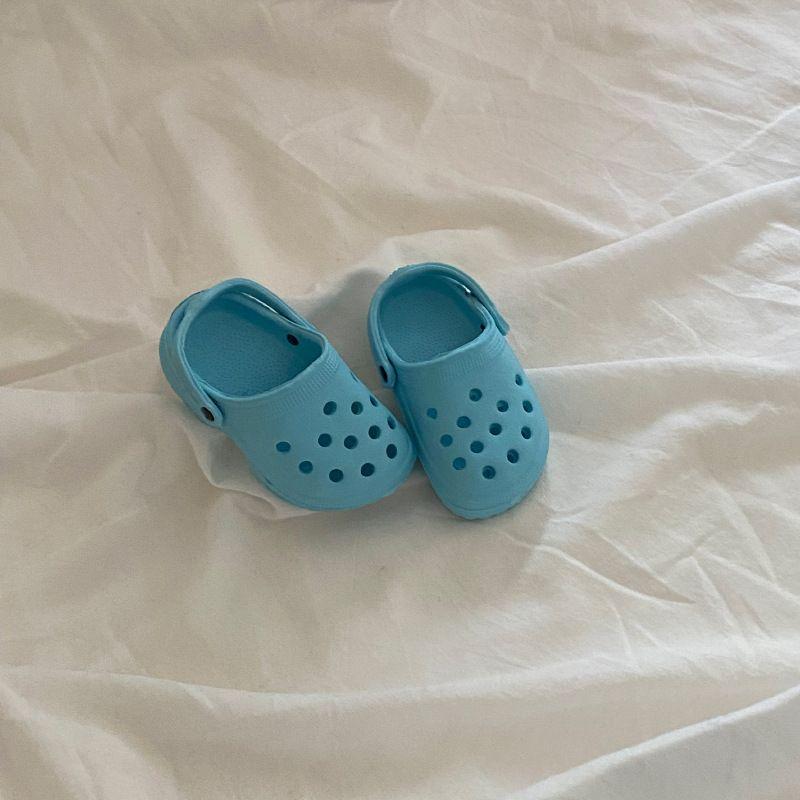 Funny Mini Mini Hole Shoes Pendant Pet Shoes Childen of Heaver Couple Keychain Cute Hang Decorations DIY Accessories