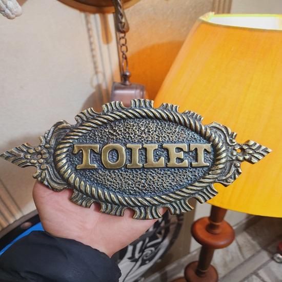 22.86cm Metal Toilet Door Sign Hand Painted Industrial Bathroom Decor