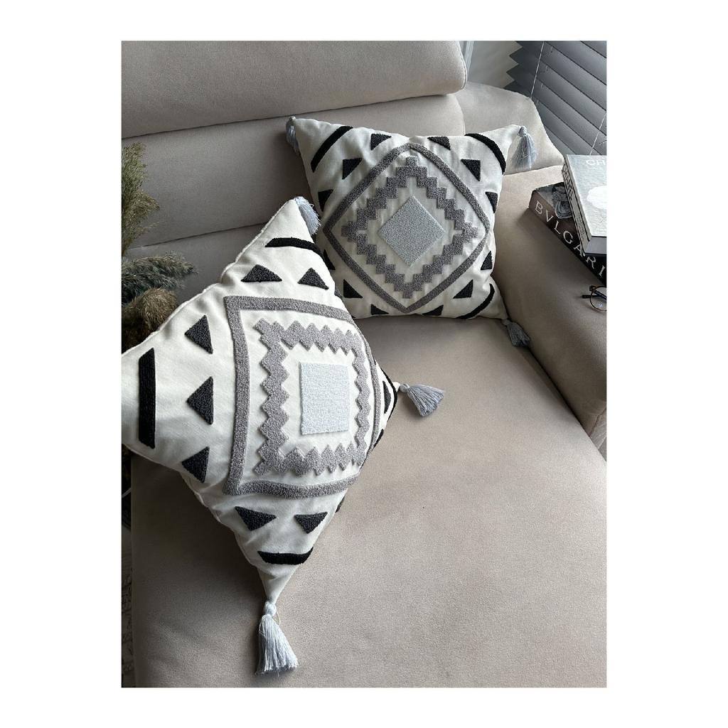 2pcs Throw Pillow Covers With Punch Embroidery