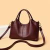 Retro women's shoulder bag, stylish and lightweight gift bag for women, casual, portable, practical travel crossbody bag for women.