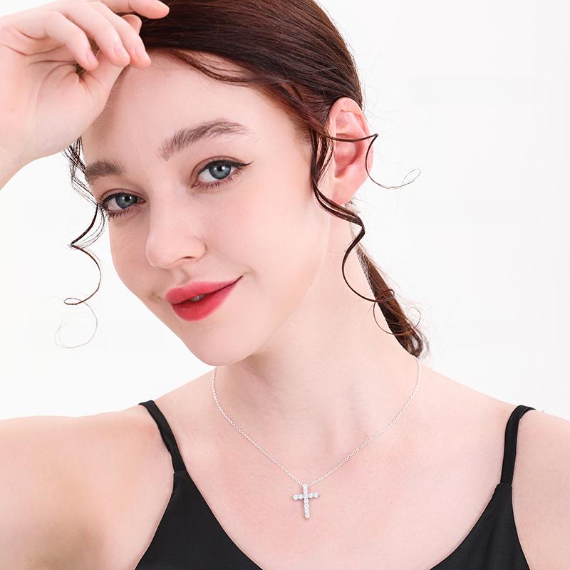 Ожерелье с подвеской в ​​форме креста из муассанита, оригинальное ожерелье из стерлингового серебра 925 пробы с покрытием из белого золота 18 карат, изысканное ожерелье для женщин