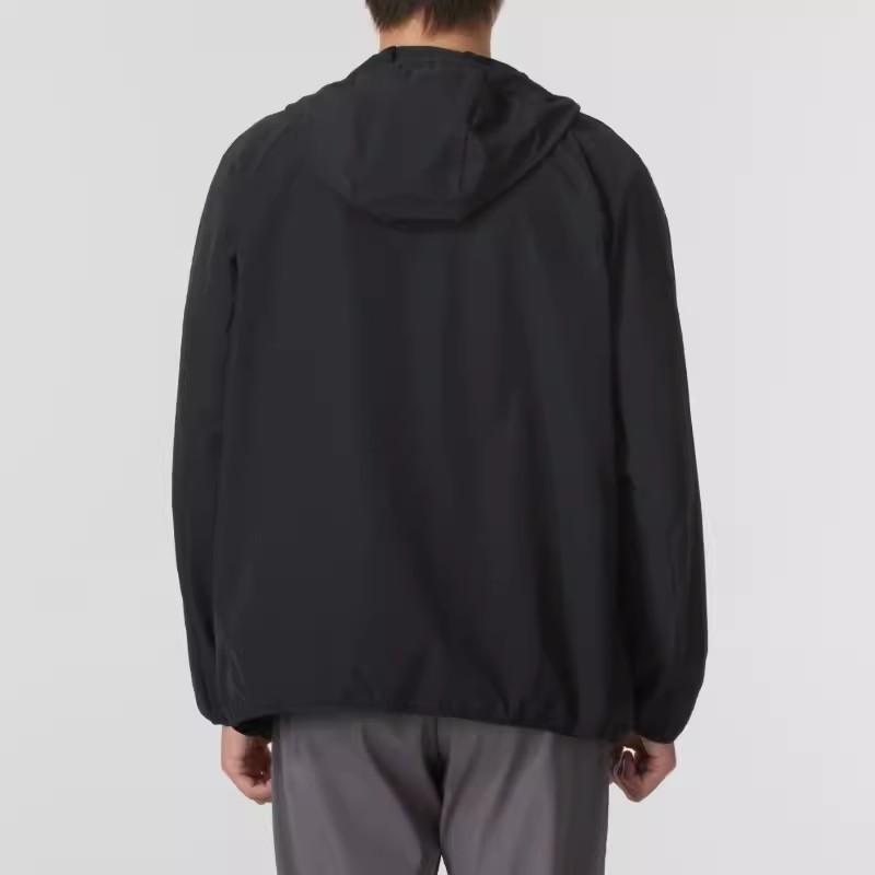 Under Armour Куртки и Пальто Унисекс Черный 24600410-001