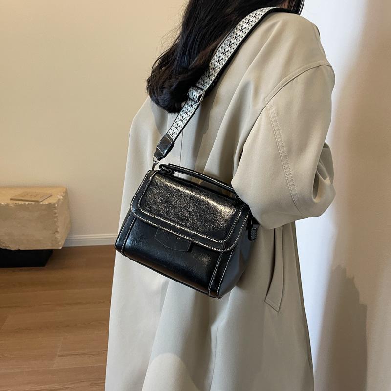 Сумка Женская Текстура Модная Повседневная Сумка Новая Осень и Зима Студенческая На плечо Кроссбоди