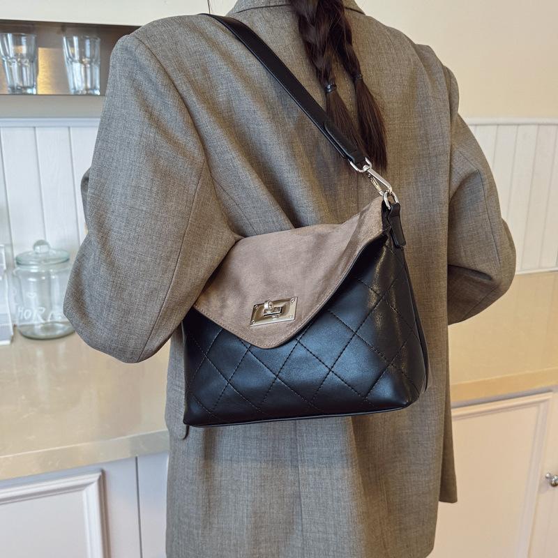 Вместительная ретро-сумка женская осень-зима 2025 новая универсальная ромбовидная сумка-мессенджер на одно плечо подмышку для поездок на работу маленькая квадратная сумка