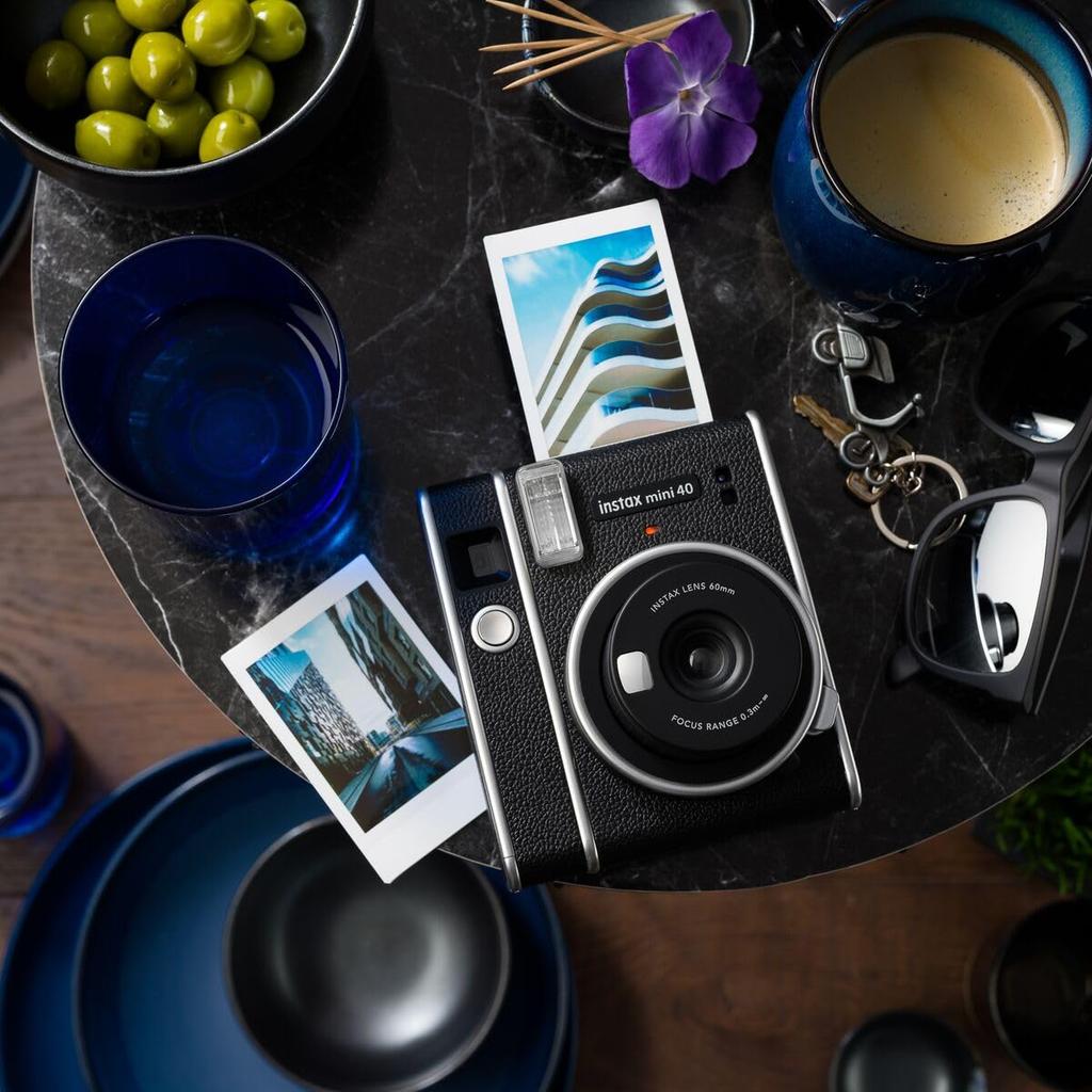 Камера моментальной печати Fujifilm Instax Mini 40, Черная, Компактная
