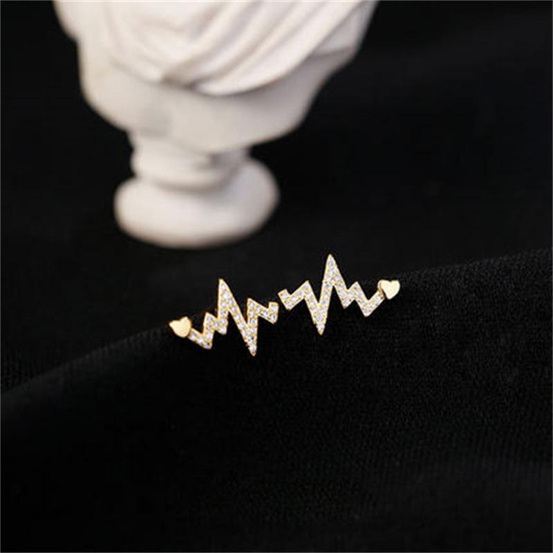 Серьги-подвески в форме сердца из серебра 925 пробы — модные, универсальные и в корейском стиле с акцентами из стразов