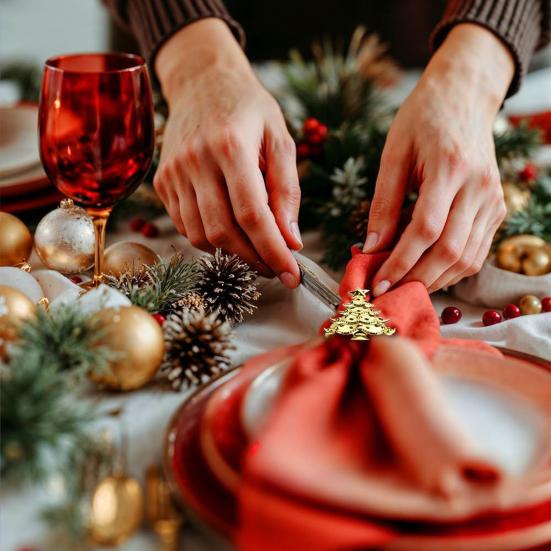 Christmas Napkin Rings Alloy Snowflake Elk Tree Napkin Holders Decorative Napkin Rings for Holiday Dining Table Decoration