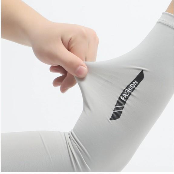 Premium Anti-UV Ice Silk Arm Sleeves for Men - Ultra-thin, Cool, Breathable Sun Protection for Cycling and Outdoor Activities.