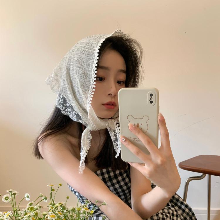 Бежевый треугольный шарф с французским кружевом и цветочным узором - универсальная повязка для волос или декоративная лента для сумки