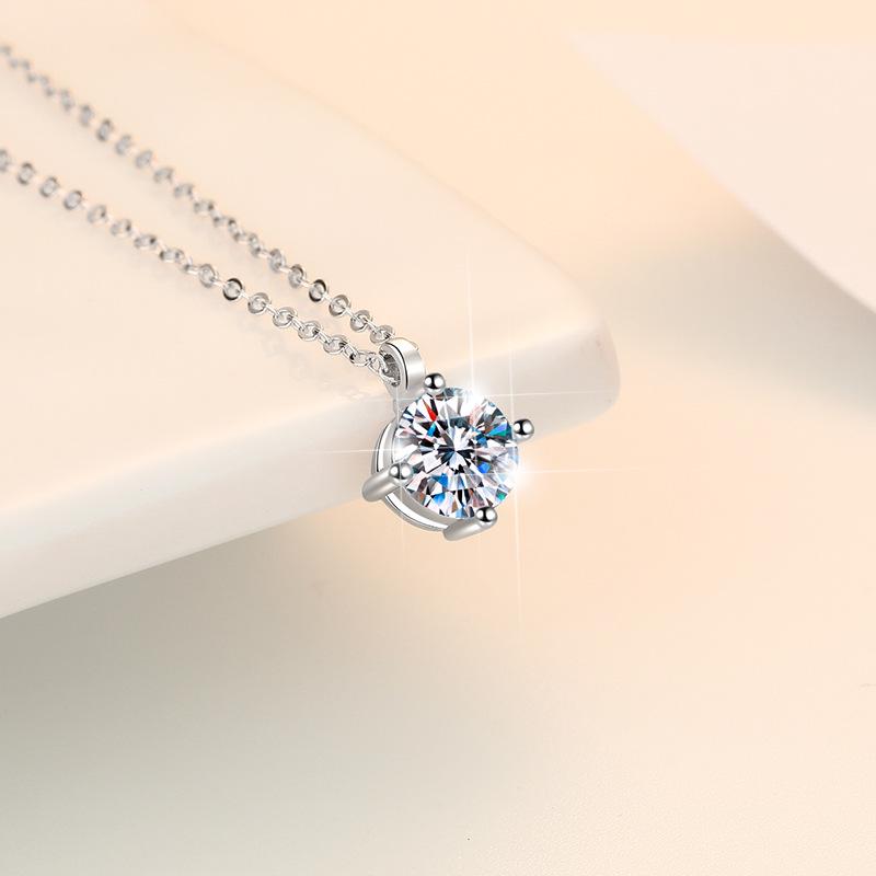 Серебряная подвеска-ожерелье S925 с муассанитом на четырех зубцах - Классическая цепочка на ключицу