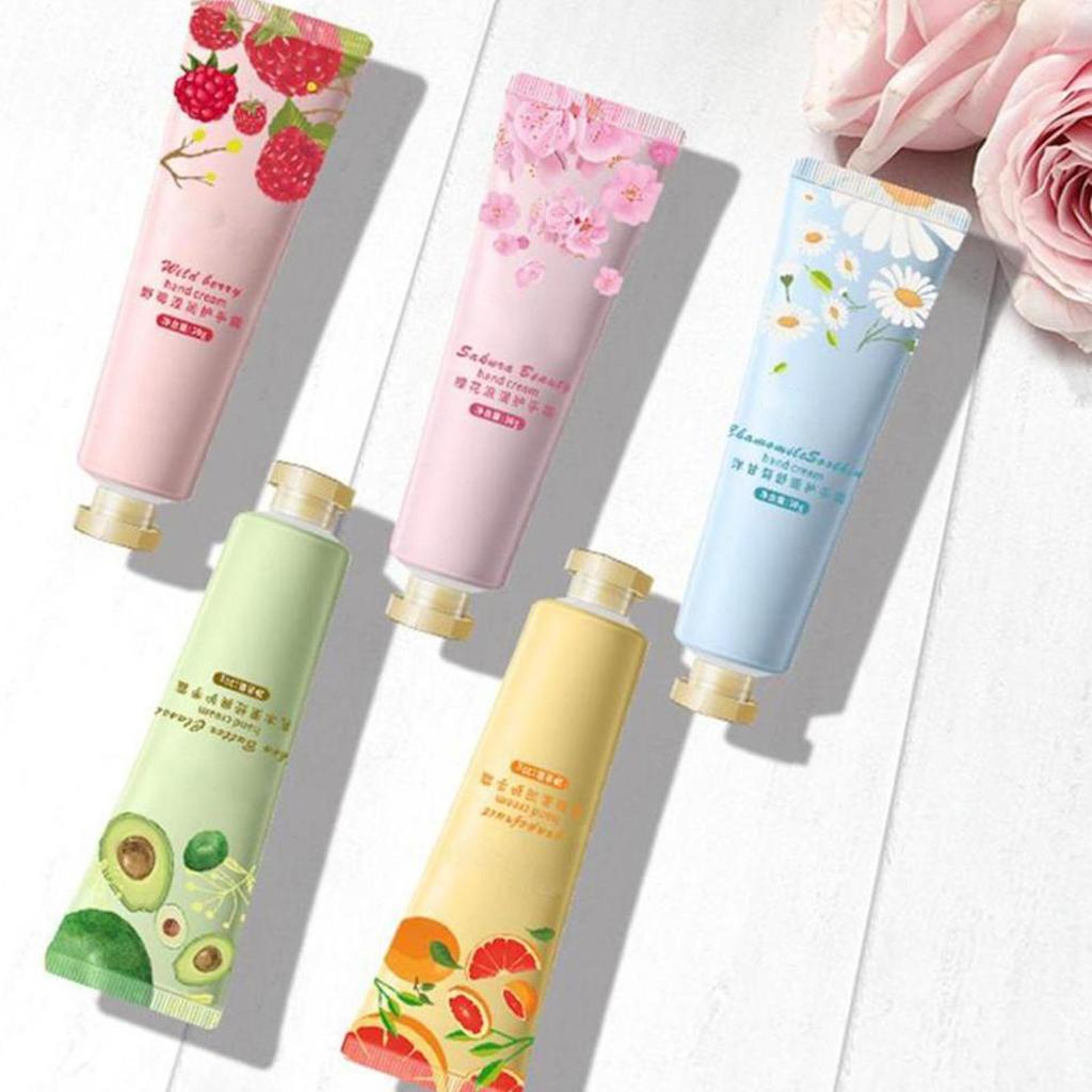 Korea Plant Essence Moisturizing Hand Cream Random Style U8S0