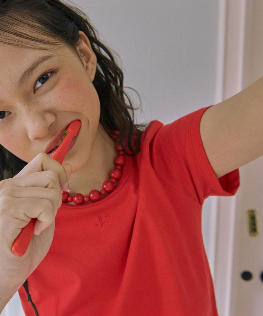 JUNEJUNE SPACE Slim Cut-Out Tee_Red