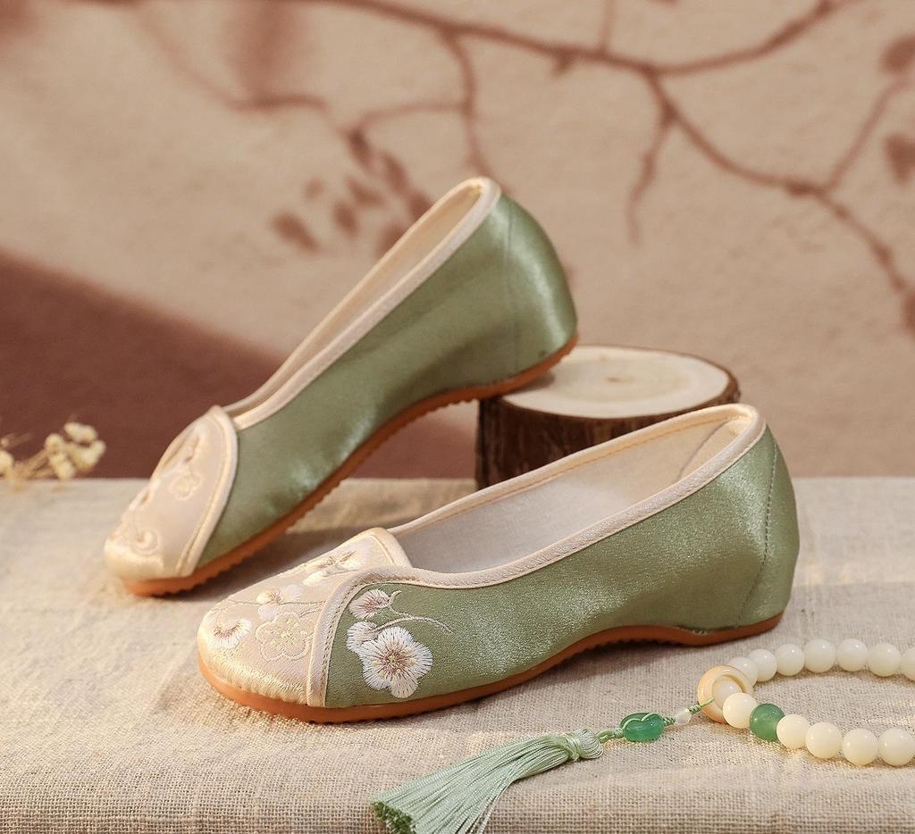 [Сандаловое дерево] 2024 Летние туфли из ткани с вышивкой в этническом стиле - Элегантный комплект с чонсамом