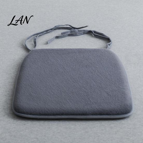 Skin-friendly Warm Seat Cushion for Winter Plush Chair with Ties, Soft Cozy Non-slip Cushion, 15.75" Anti-slip Thickened Buttock Relief Pad
