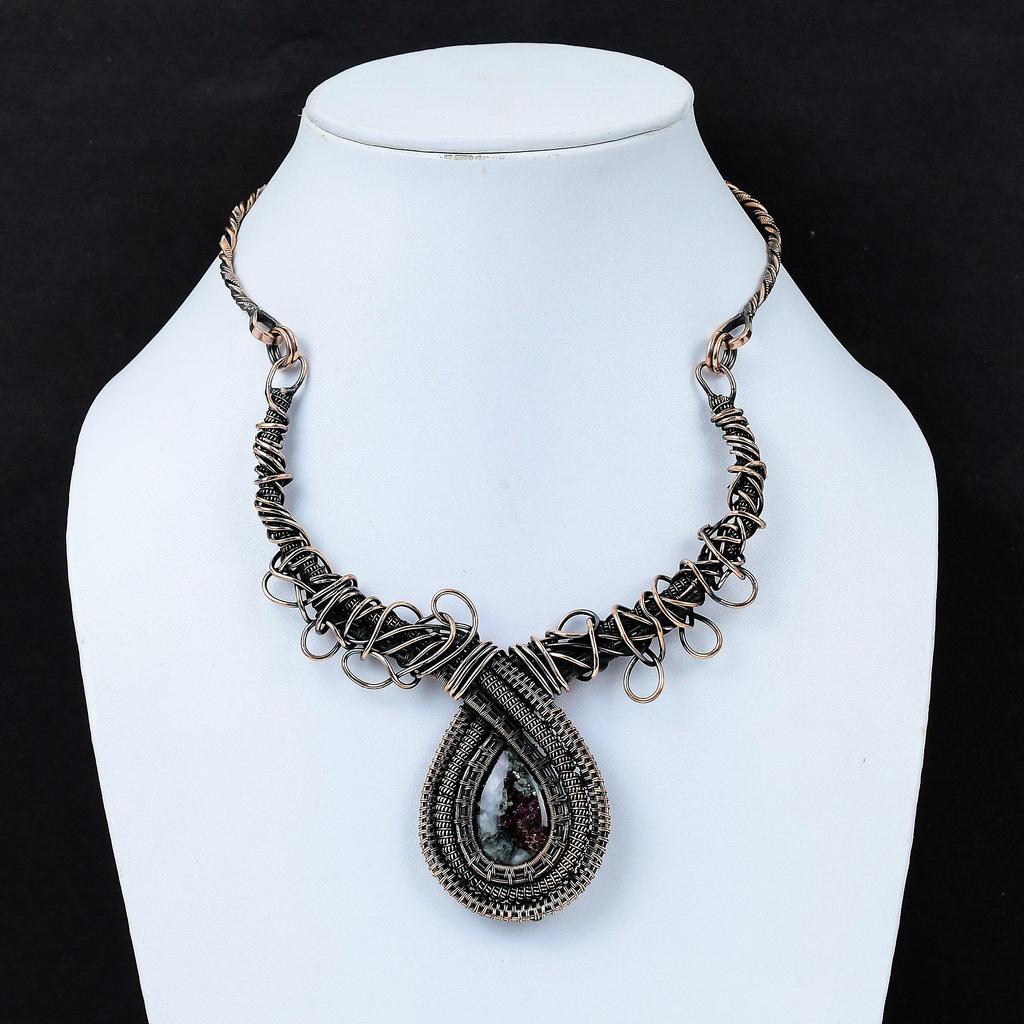 Ожерелье из эвдиалита, обернутое медной проволокой, ожерелье ручной работы с драгоценными камнями, регулируемое ожерелье, медные украшения, подарок для женщин, антикварное ожерелье