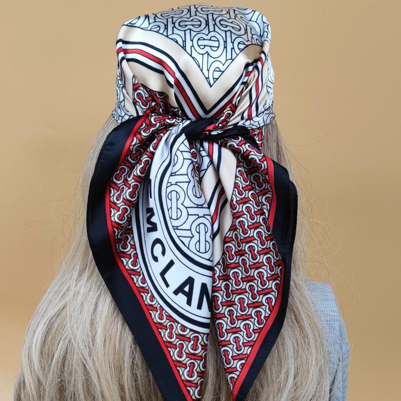 Popular 70X70CM Beach Scarves The Four Seasons Square Kerchief New Style Women Luxury Headscarf Design Sunscreen Silk Hijab