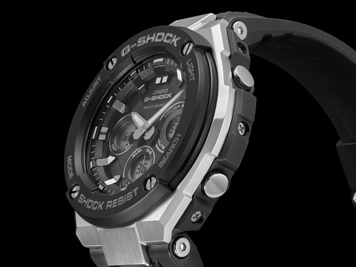 Casio Men's Stainless Steel 200M Water Resistant Analog Shock Resistant Quartz Watch GST-W300-1A