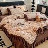 Популярный на Xiaohongshu Толстый Молочный Флис Покрывало Юбка для Кровати Набор из Четырех Предметов Флис Фарай Теплый Пододеяльник Шапка для Кровати