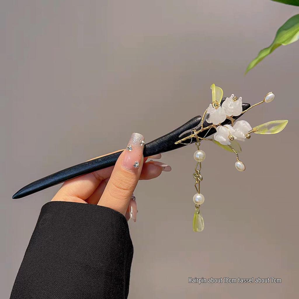 Elegant Hanfu Flower Hairpin: High-End Tassel Step Shake for Updo