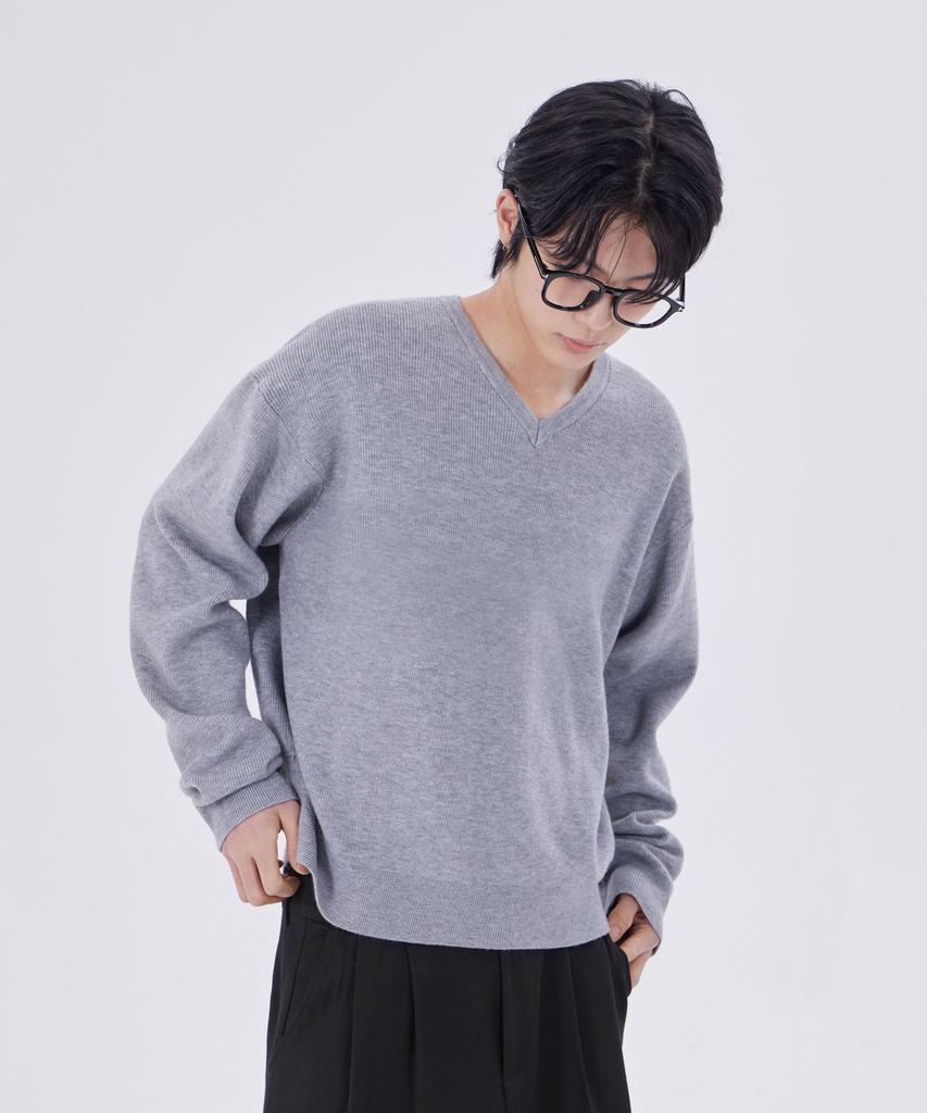 GLW Minimal V-Neck Crop Knit Gray