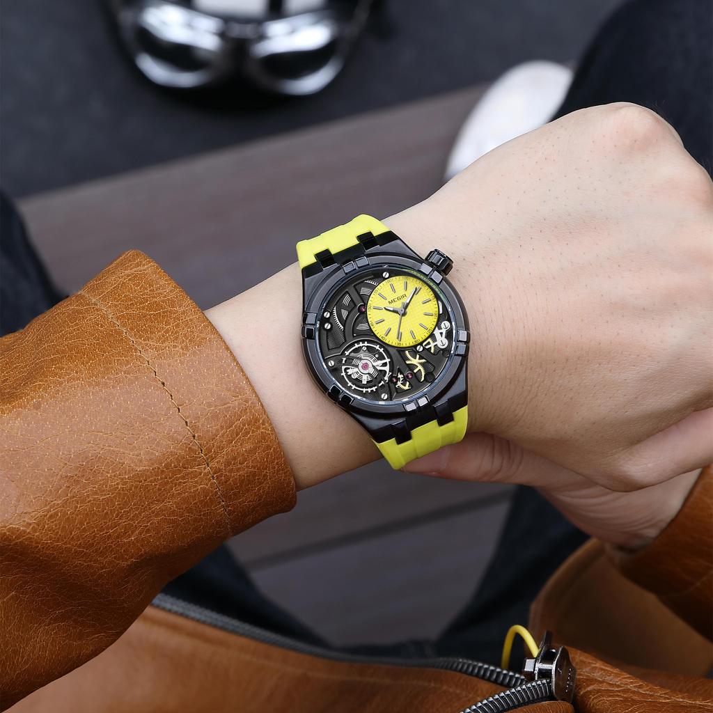 Megir Fashion Sports Military Watches for Men Large Dial Waterproof Luminous Man Quartz Casual Wristwatches Clock Montre Homme 8111
