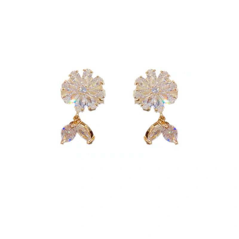Exquisite super flash zircon flower leaf ear clips women's no ear piercings fashion personality versatile earrings light luxury versatile earrings