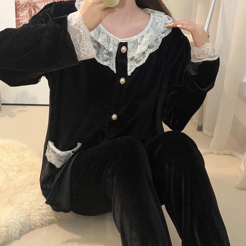 Princess-Style Gold Velvet Pajamas for Women: Warm, Long Sleeve, Lace-Trimmed, Perfect for Autumn and Winter Lounging.
