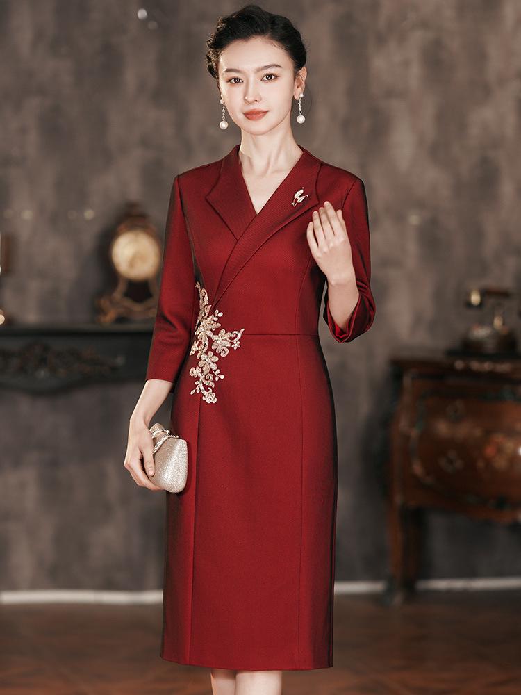 Высококачественное зауженное платье с V-образным вырезом Осень 2025 для мам невесты