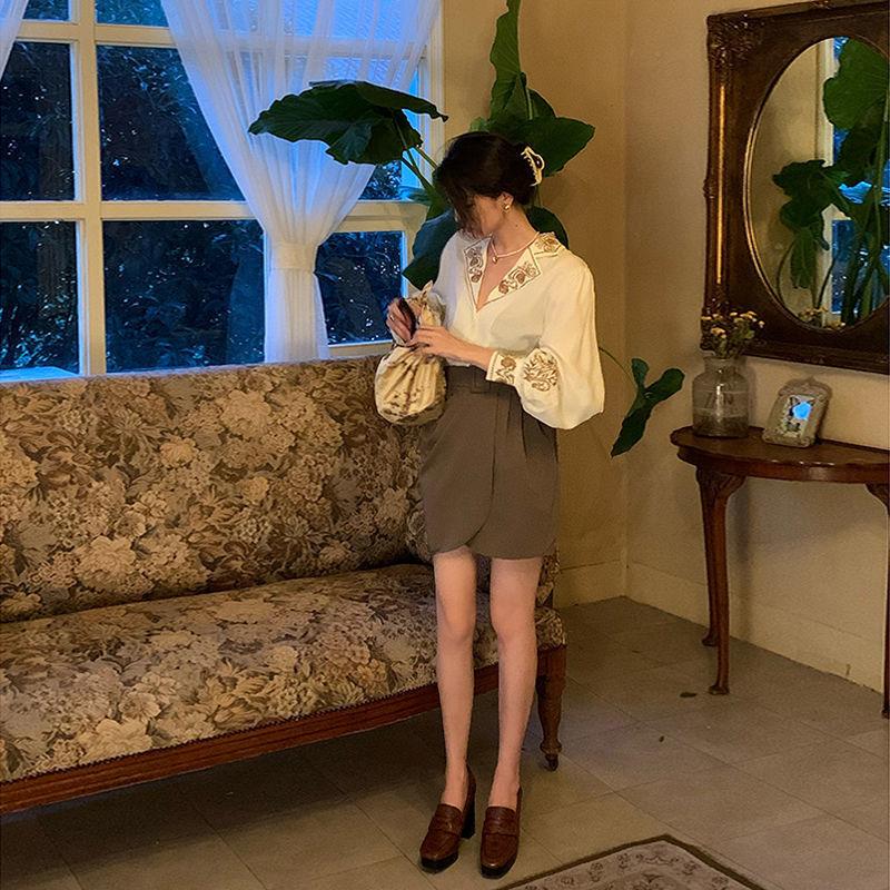 Блузка женская элегантная винтажная рубашка с вышитым цветочным топом с длинным рукавом корейская офисная женская негабаритная роскошная дизайнерская королева