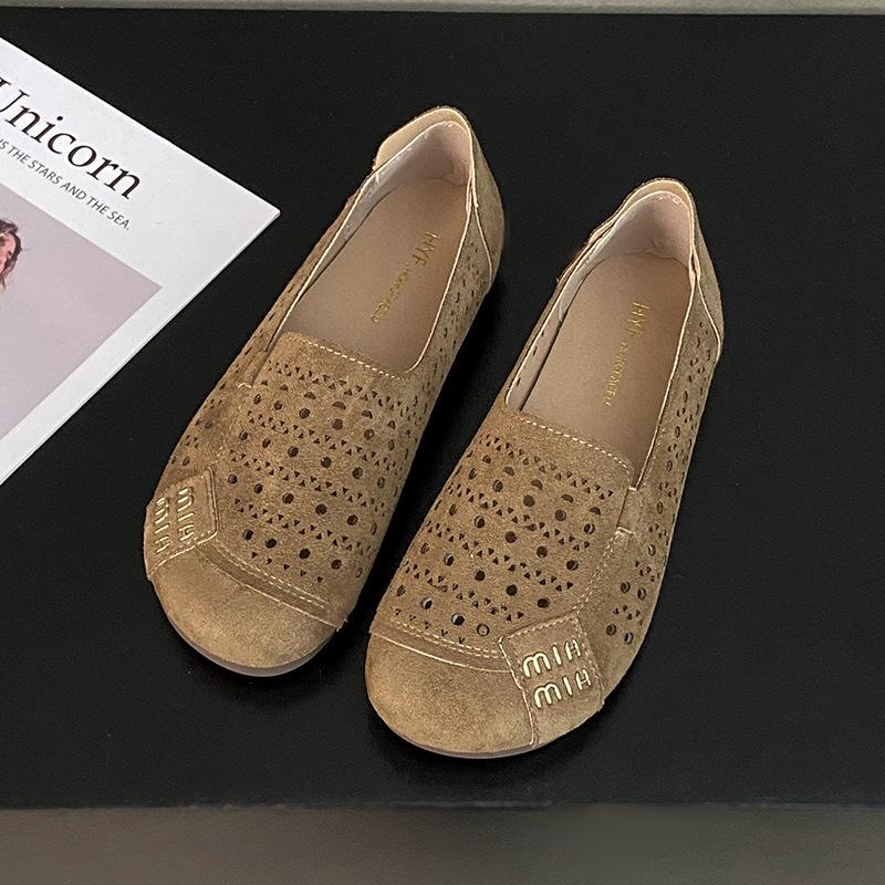 2025 Summer New Ins Retro Flat-bottomed Breathable Mother Shoes Hollowed Out Casual Soft-soled Women's Hole Shoes Women