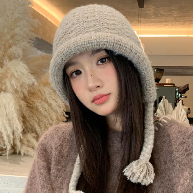 Sweet and versatile rolled-brim wool hat for women, big head circumference showing face in autumn and winter, small pullover hat, outdoor cold-proof w