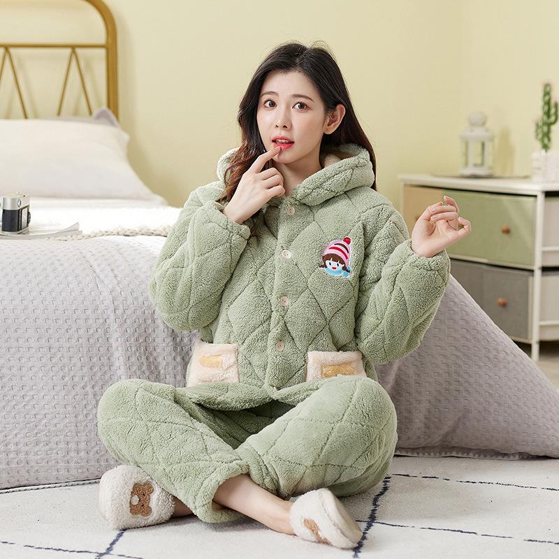 Женская зимняя пижама трехслойная утолщенная с хлопковой подкладкой для сохранения тепла и флисовая куртка из кораллового флиса с подкладкой