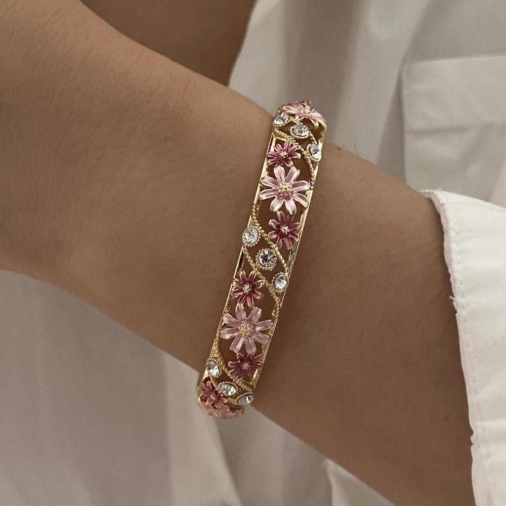 Ethnic Luxury Gold Color Hollow Open Bangles for Women Vintage Colorful Flower Cloisonne Bracelets Elegance Charms Jewelry Gifts
