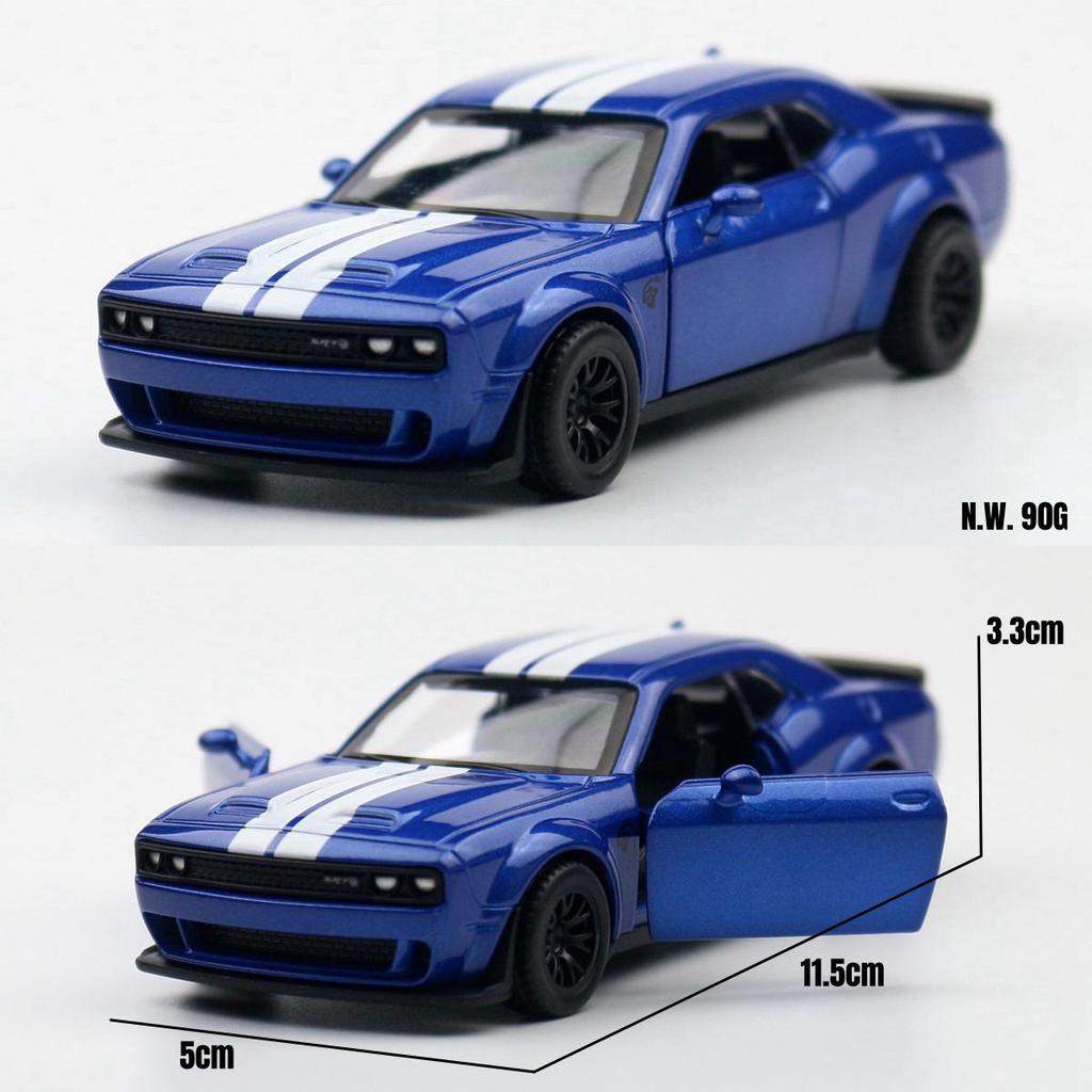 1/44 Dodge Challenger SRT Hellcat Toy Car Model Diecast Metal Vehicle Miniature Pull Back Doors Openable Collection Gift for Kid