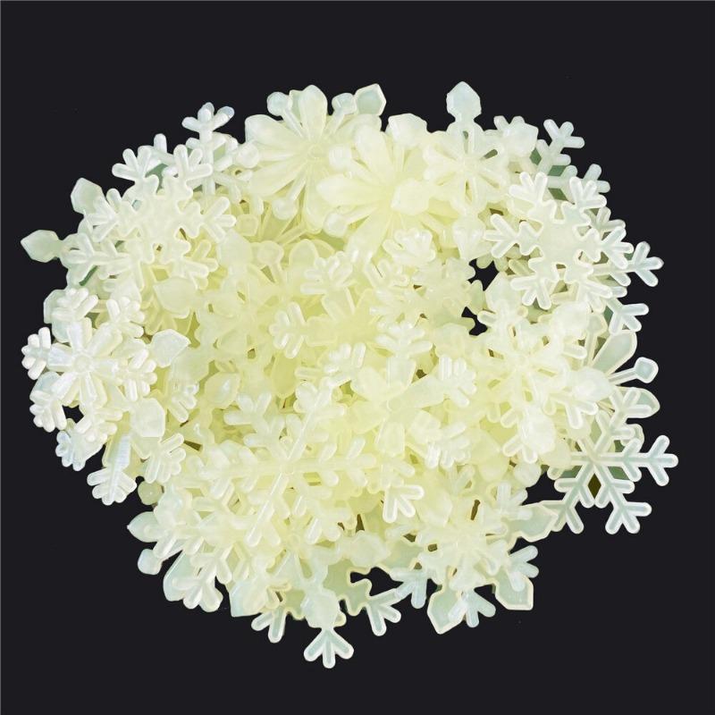 100 шт. Красочные светящиеся наклейки на стену в виде снежинок, светящиеся в темноте, наклейки для детских комнат, спальни, Рождества, украшения дома