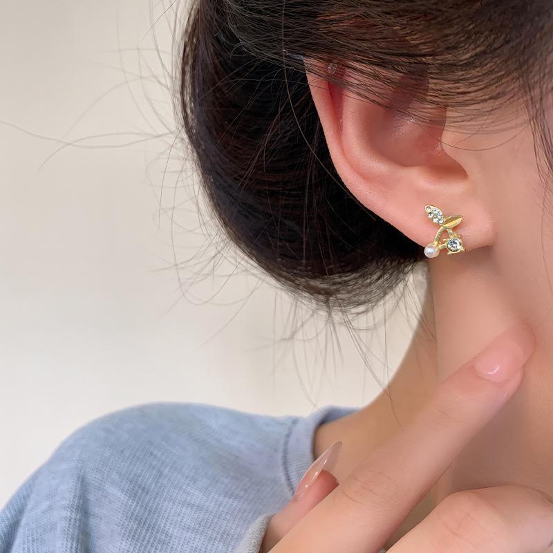 Серьги-вишни из серебра 925 пробы — модный минималистичный корейский стиль для студентов