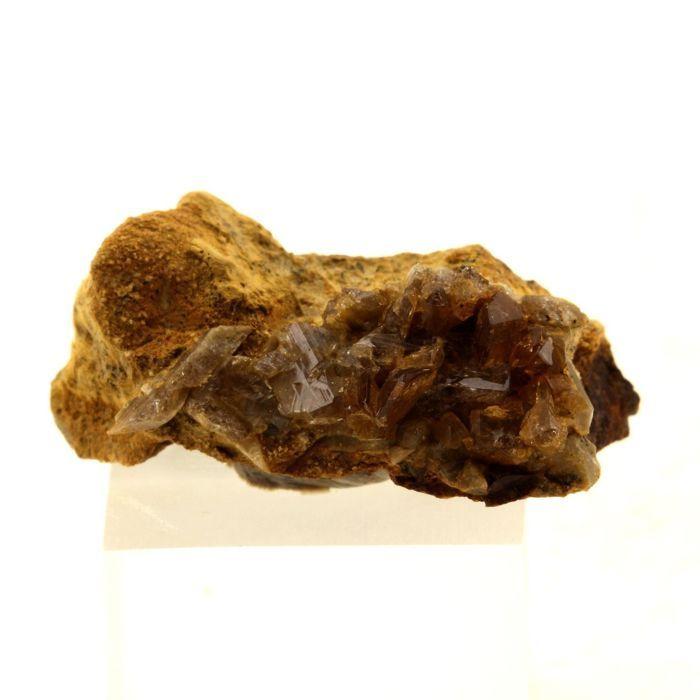 Pierres et Minéraux. Axinite. 32.0 ct. La Balme d'Auris, Bourg d'Oisans, Isère, France..