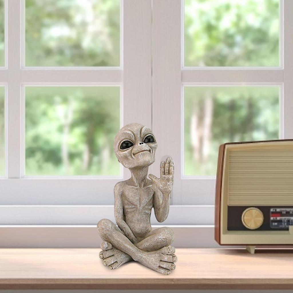 Dropshipping Outer Space Alien Statue Martians Garden Figurine Set For Home Indoor Outdoor Figurines Garden Ornaments Miniatures