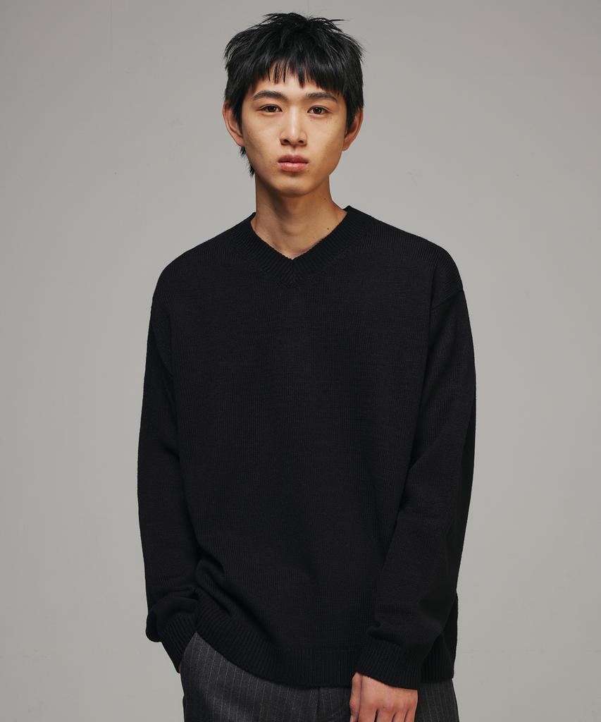 SIGNATURE V-Neck Relaxed Knit [Black]