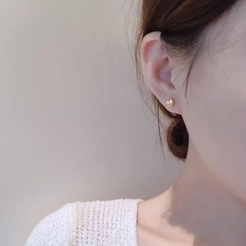 Серьги-гвоздики из ракушек для женщин, новые модные серьги, маленькие и изысканные, темпераментные, легкие и роскошные