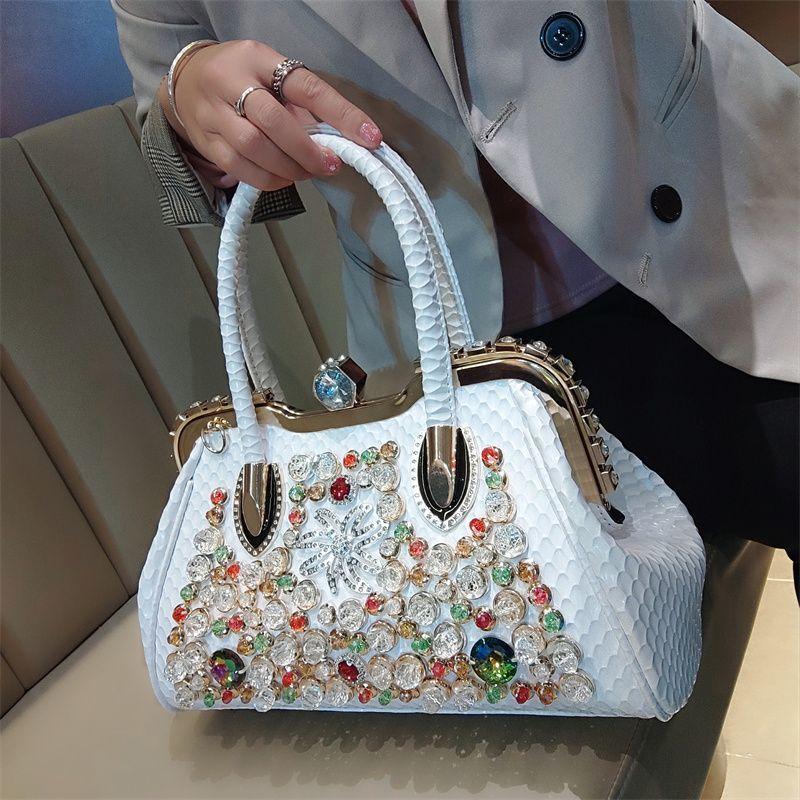 2025 Новая модная повседневная сумка через плечо с бриллиантами и пряжкой-замком