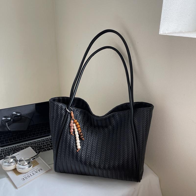 Плетеная сумка большой вместимости женская осенняя новая ретро универсальная сумка на плечо сумка-тоут для通勤