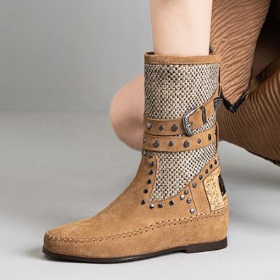 Модные ботильоны из коровьей замши с заклепками, пряжкой на ремне, круглым носком и низким каблуком, модные зимние ботильоны с кисточками из короткого плюша для женщин, размер 43