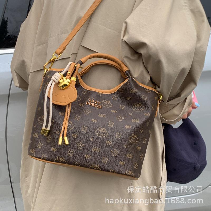 Продвинутое чувство иностранного стиля маленькая сумка женская 2025 новая летняя универсальная сумка-мессенджер изысканная супер огненная сумочка сумка-ведро