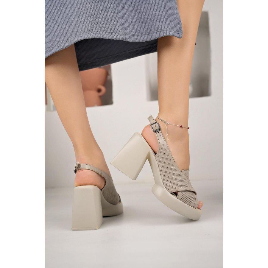 Женские босоножки на каблуке из натуральной кожи на платформе