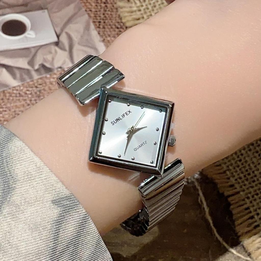 Женские кварцевые часы SUNLIFEX из нержавеющей стали золотого цвета, с неправильным ромбовидным корпусом и бамбуковым браслетом