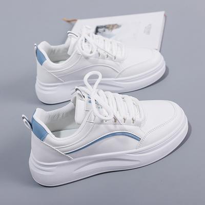 Спортивная и повседневная обувь женская новая маленькая белая обувь на плоской подошве студенческая универсальная на толстой подошве увеличивающая рост кроссовки для бега