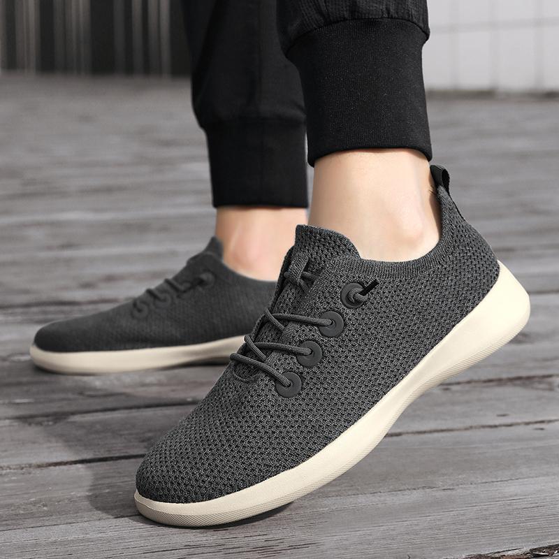 Ultra-light,breathable,lightweight and Comfortable Casual Walking Shoes,for Both Men and Women.One-piece Sports and Casual Shoes