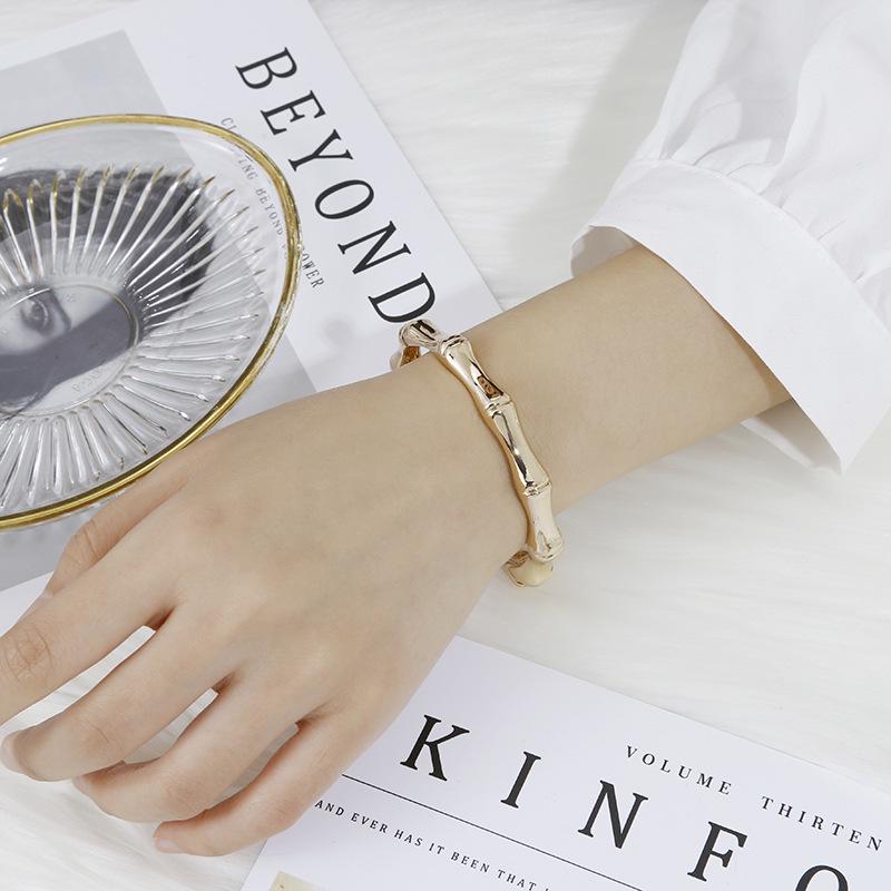 Позолоченный бамбуковый браслет-бангл - Универсальный открытый дизайн для женщин, Европейская и американская ювелирия высокого класса.