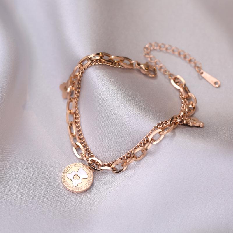 Женский браслет из титановой стали с мишкой - Не выцветающий, Хип-хоп корейский стиль, Простой дизайн, Идеально подходит для студентов и лучших друзей.